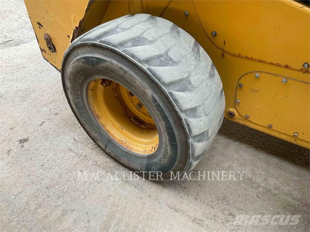 CAT 262C A2HQ Міні-навантажувачі