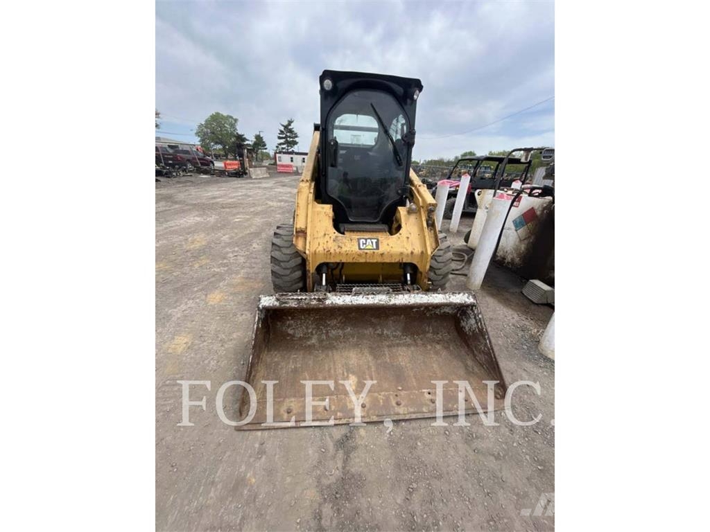CAT 262D Skid steer loaders