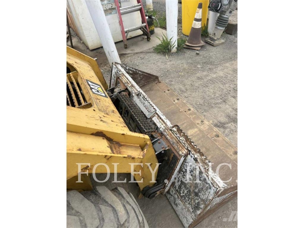 CAT 262D Skid steer loaders