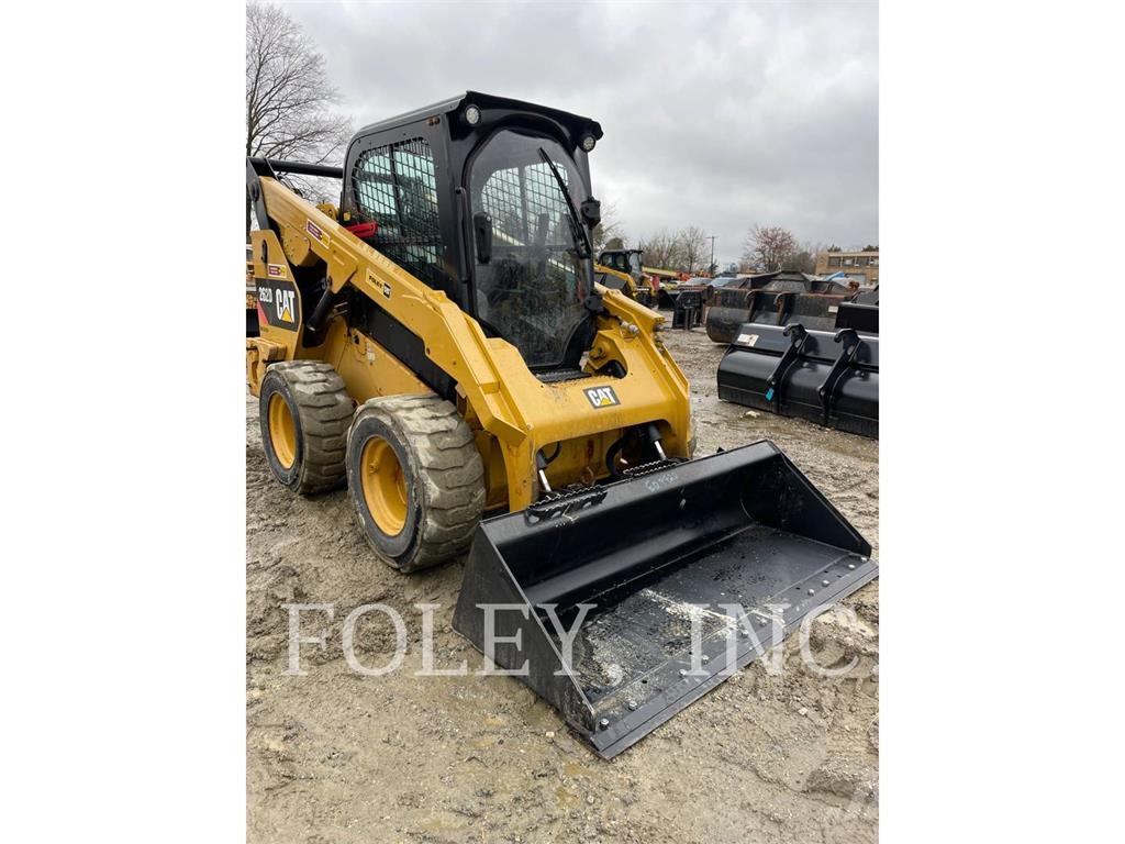 CAT 262D Skid steer loaders