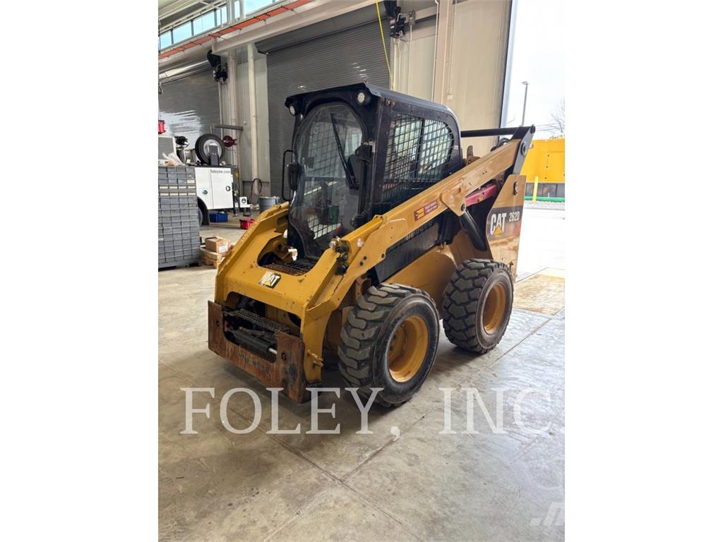 CAT 262D لوادر انزلاقية التوجيه