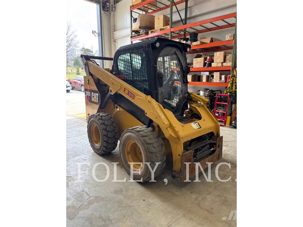 CAT 262D لوادر انزلاقية التوجيه