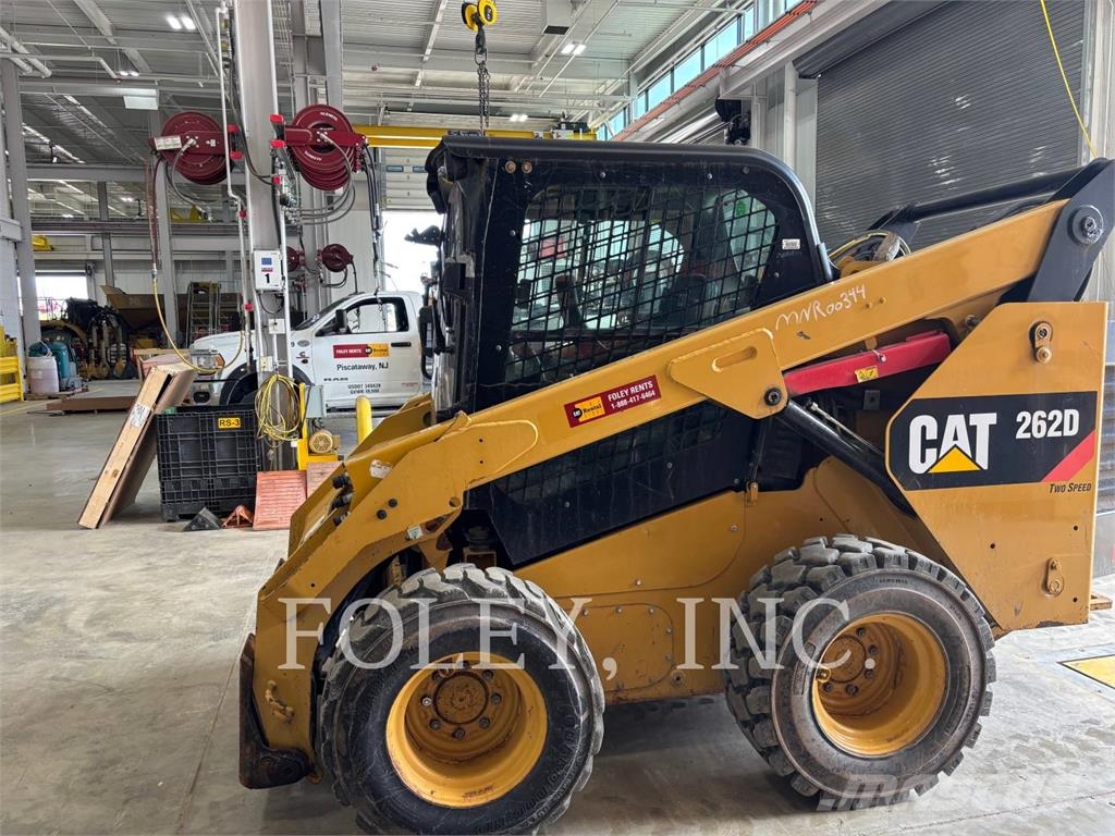CAT 262D لوادر انزلاقية التوجيه