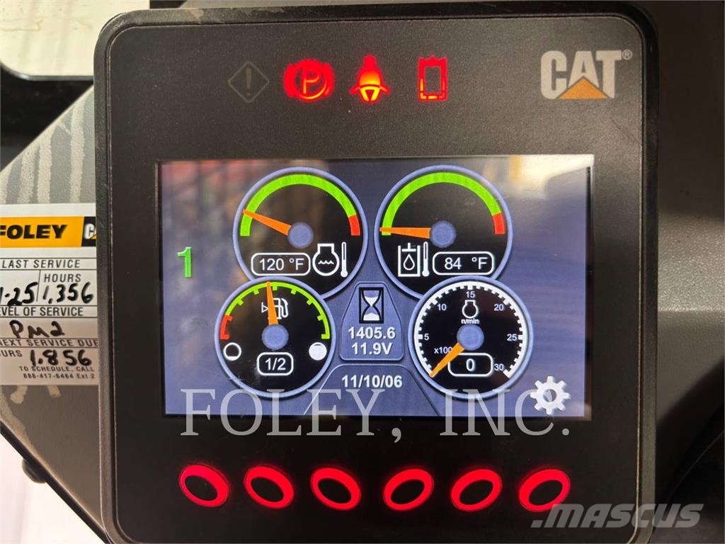 CAT 262D لوادر انزلاقية التوجيه