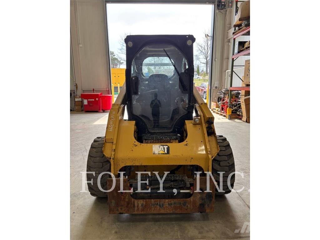 CAT 262D لوادر انزلاقية التوجيه