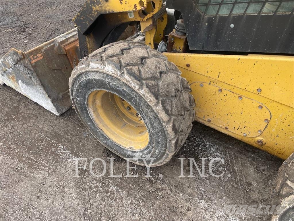 CAT 262D Skid steer mini nakladalci