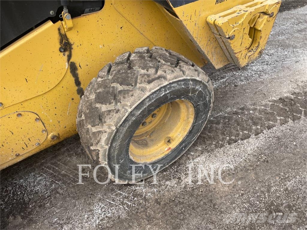 CAT 262D Skid steer mini nakladalci