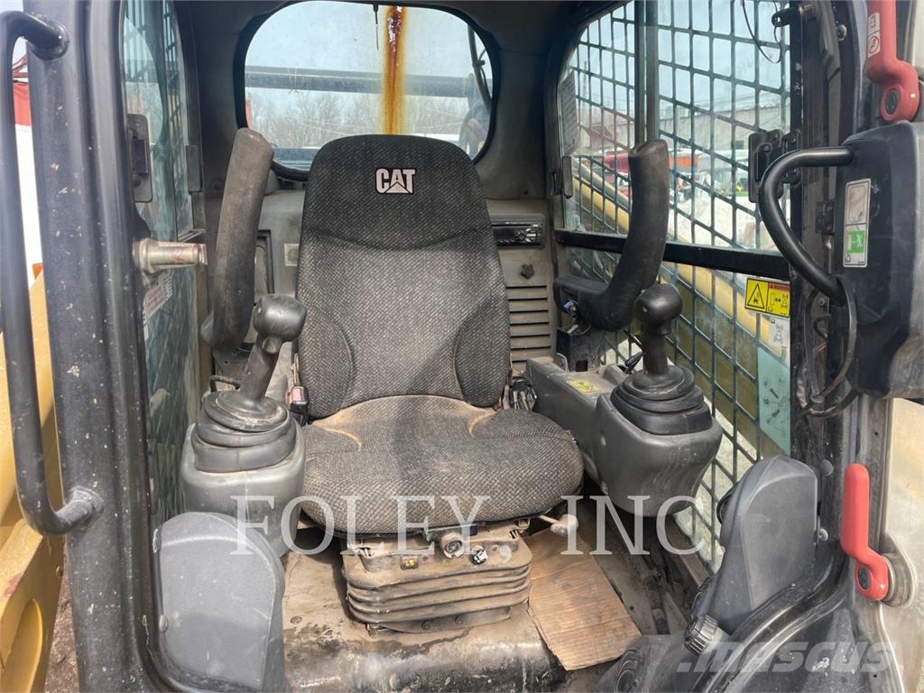 CAT 262D Skid steer mini nakladalci