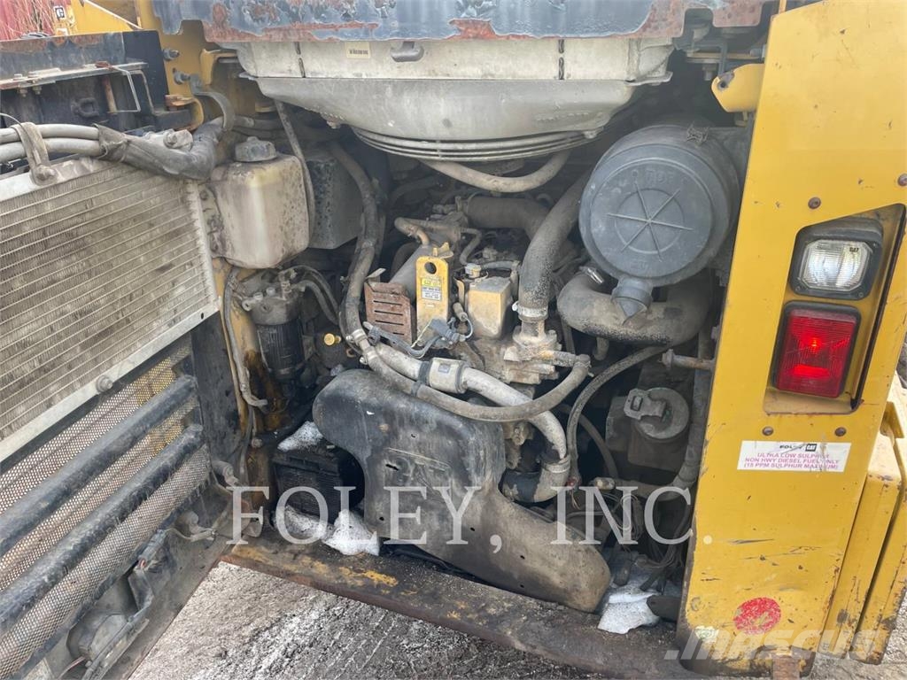 CAT 262D Skid steer mini nakladalci