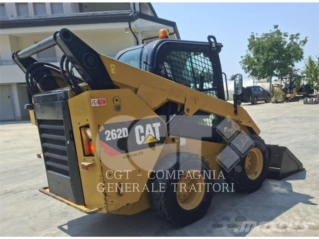 CAT 262D لوادر انزلاقية التوجيه