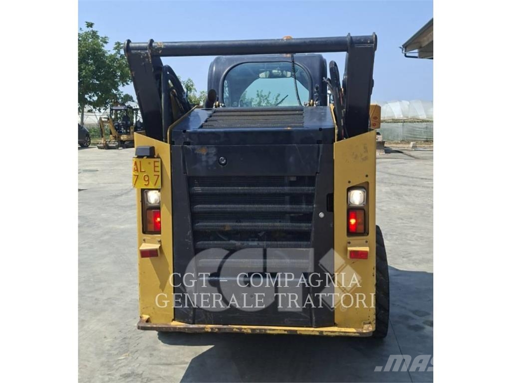 CAT 262D لوادر انزلاقية التوجيه