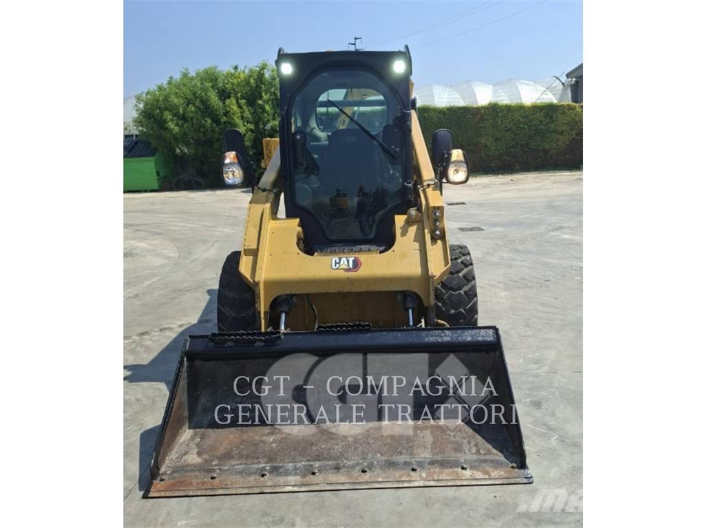 CAT 262D لوادر انزلاقية التوجيه