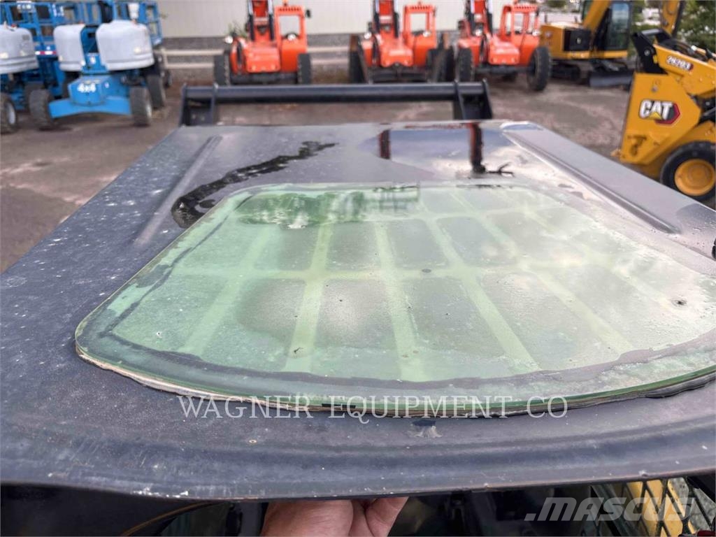 CAT 262D 滑移装载机