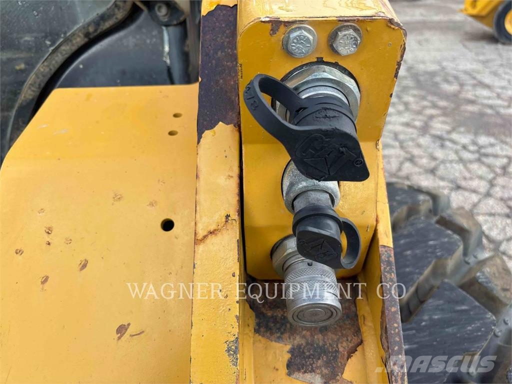 CAT 262D 滑移装载机