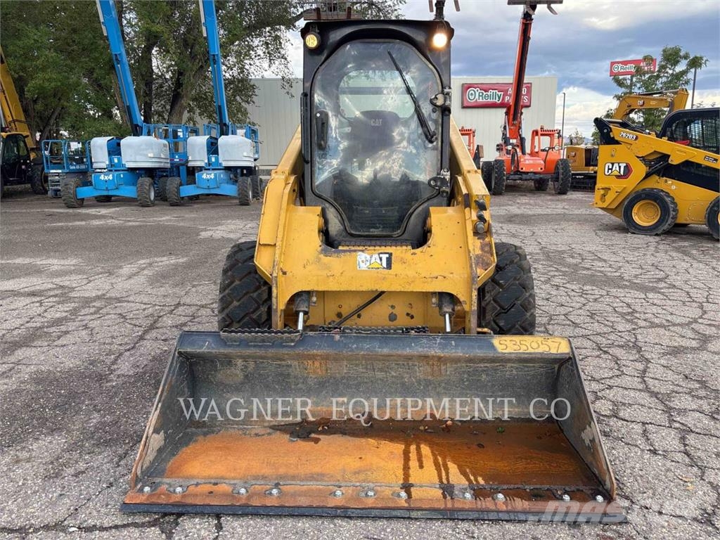 CAT 262D 滑移装载机