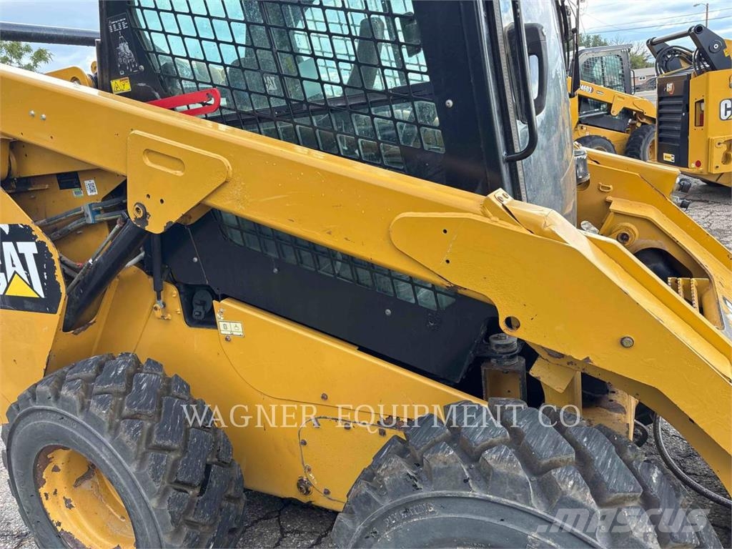 CAT 262D 滑移装载机