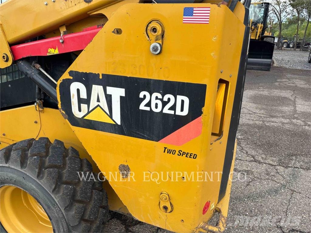 CAT 262D 滑移装载机