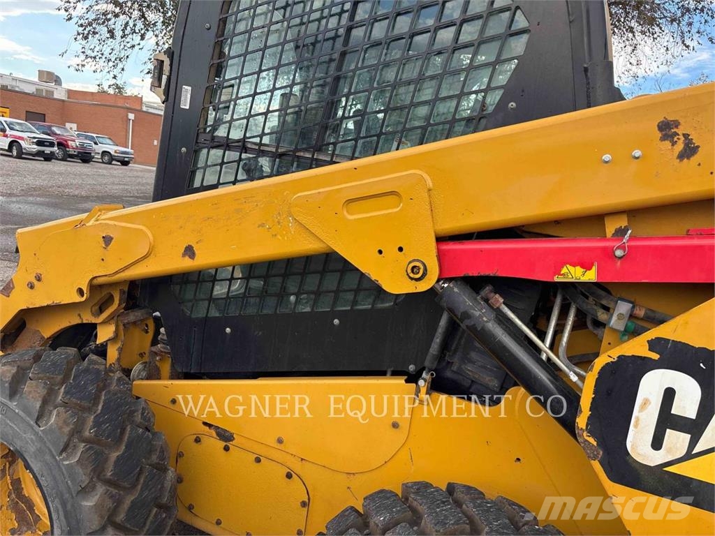 CAT 262D 滑移装载机