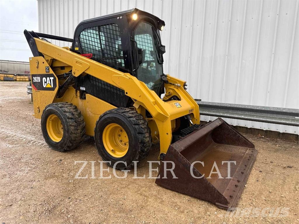 CAT 262D لوادر انزلاقية التوجيه