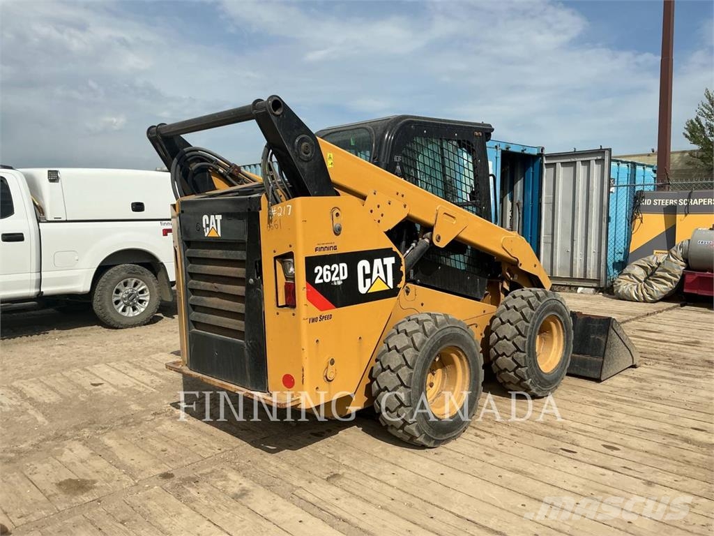 CAT 262D Lietoti riteņu kompaktiekrāvēji