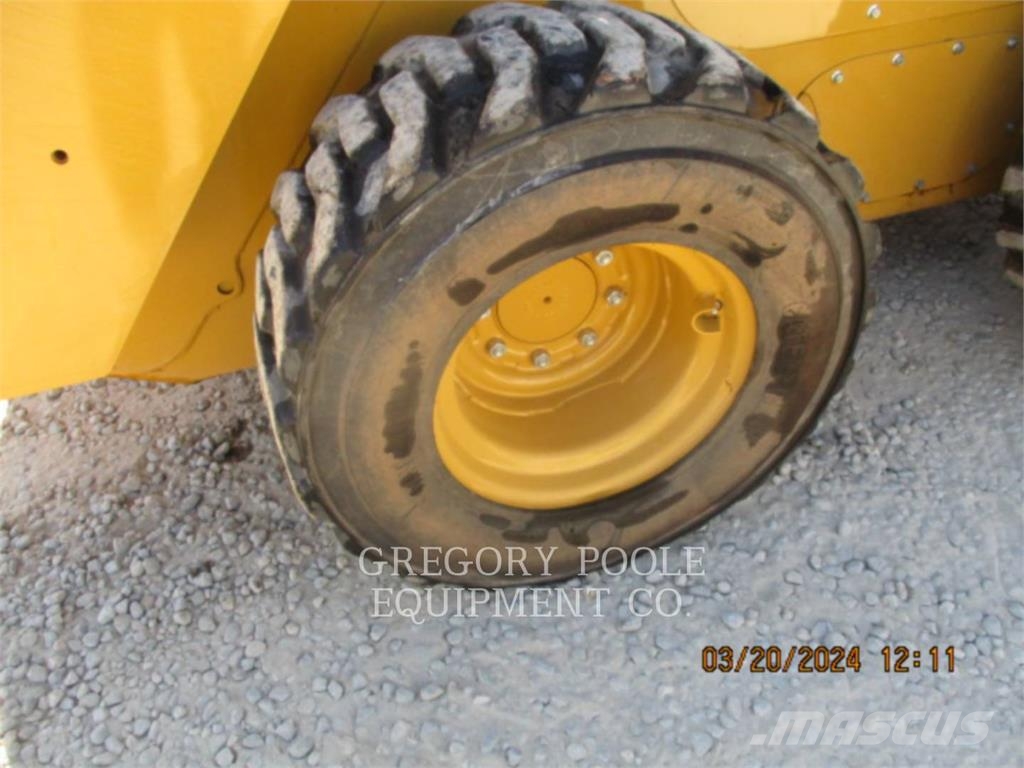CAT 262D Skid steer loaders