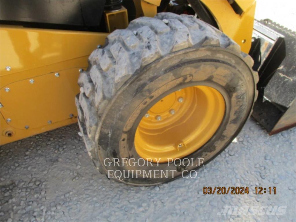 CAT 262D Skid steer loaders