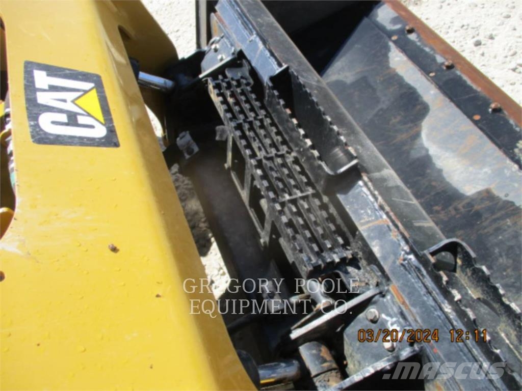 CAT 262D Skid steer loaders