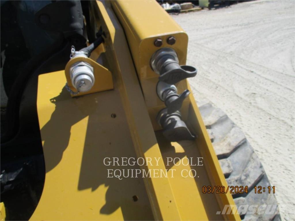CAT 262D Skid steer loaders