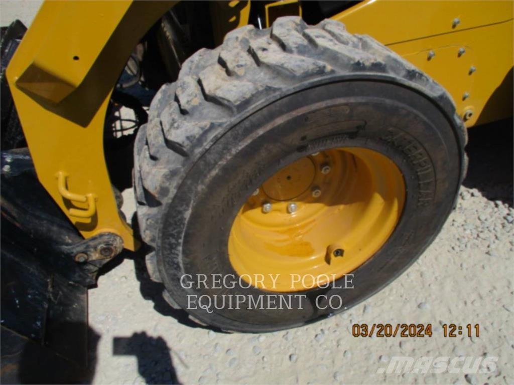 CAT 262D Skid steer loaders