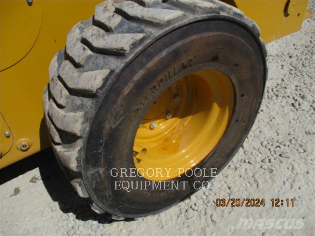 CAT 262D Skid steer loaders