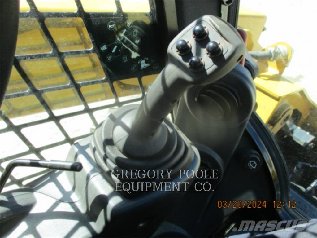 CAT 262D Skid steer loaders
