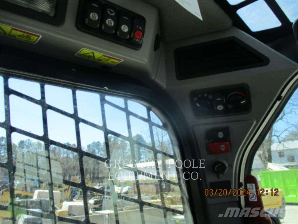 CAT 262D Skid steer loaders