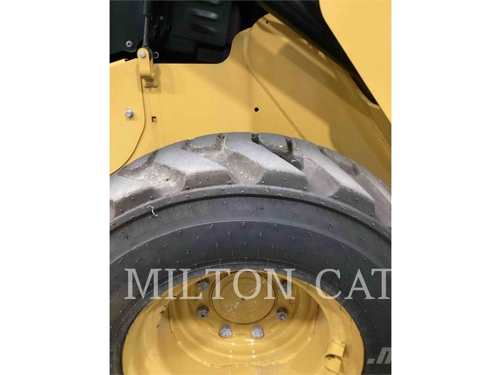 CAT 262D 3 Skid steer loaders