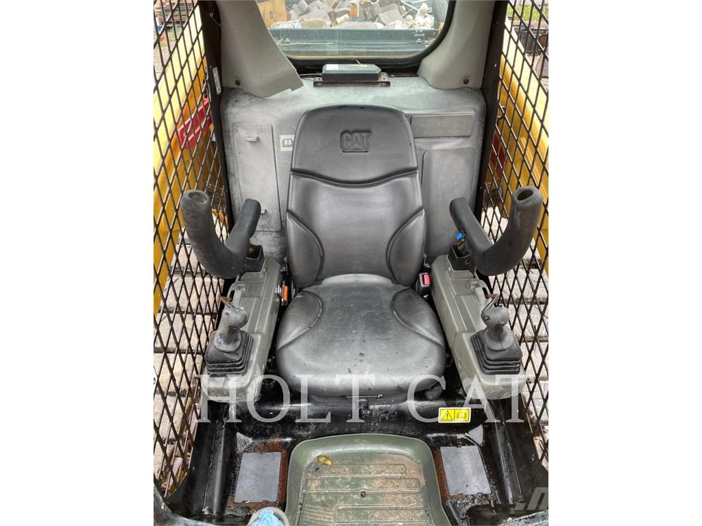 CAT 262D3 Skid steer loaders