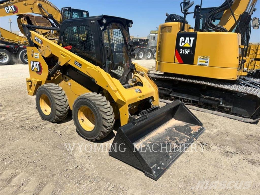 CAT 262D3 Skid steer loaders