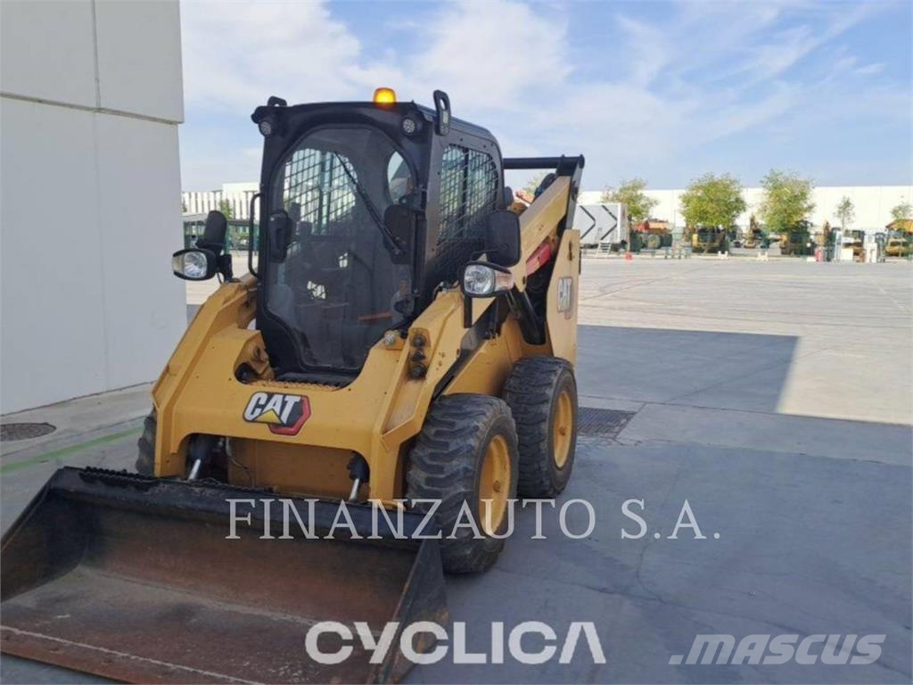CAT 262D3 Lietoti riteņu kompaktiekrāvēji
