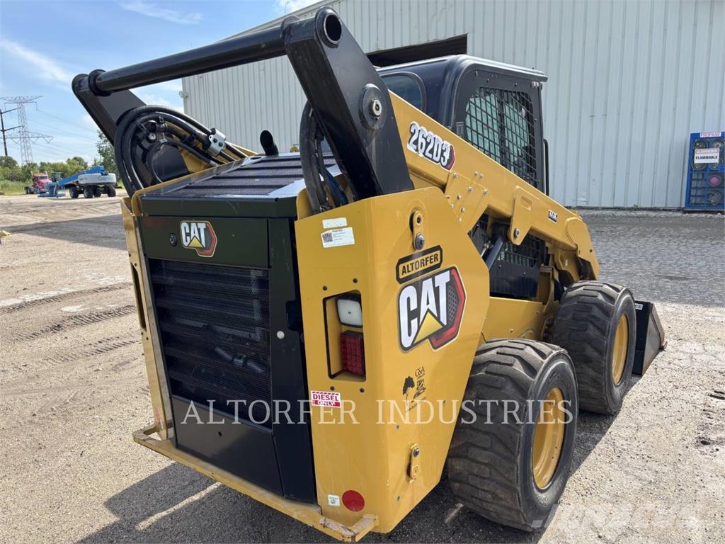 CAT 262D3 لوادر انزلاقية التوجيه