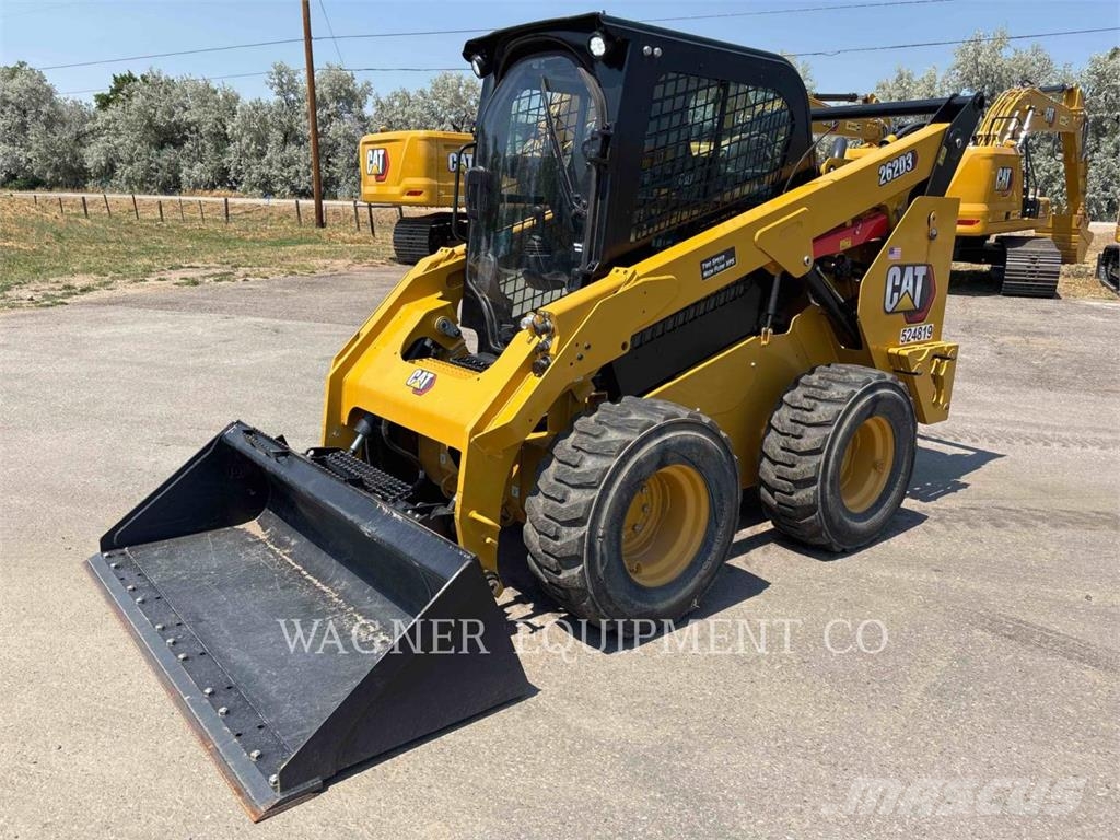CAT 262D3 لوادر انزلاقية التوجيه