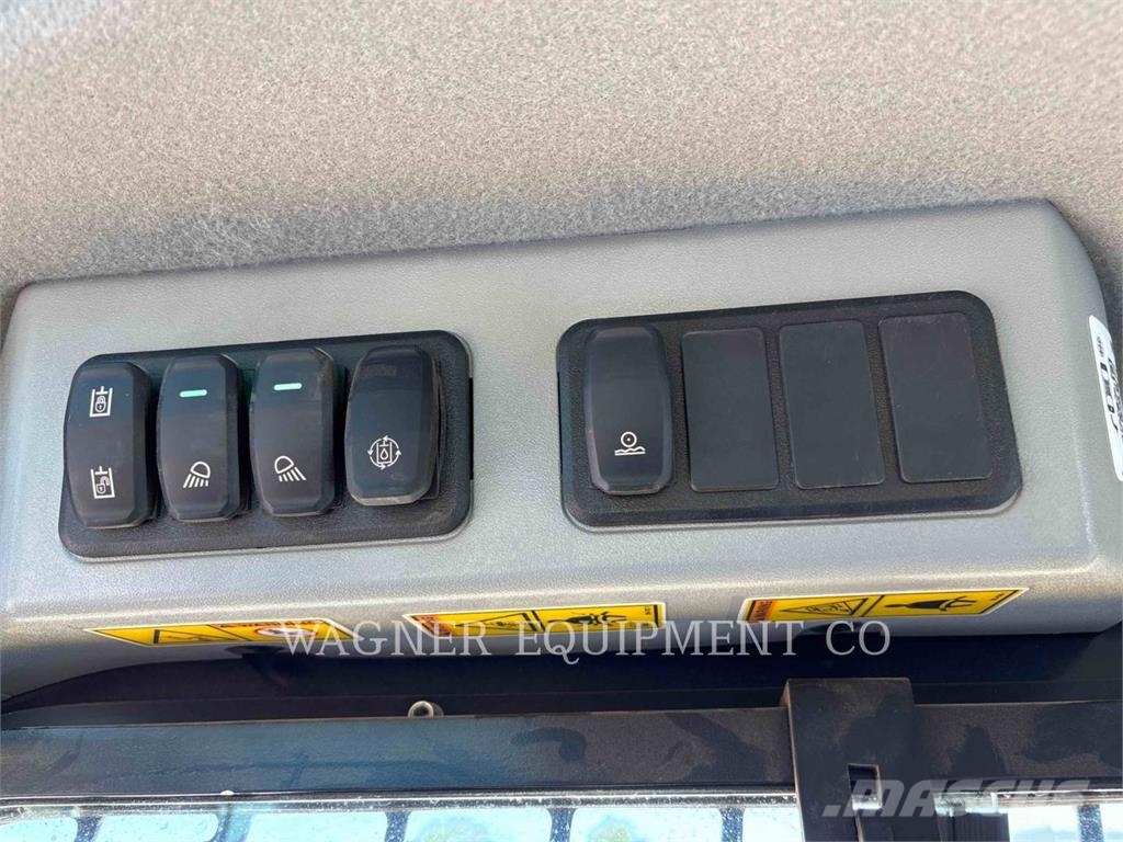 CAT 262D3 لوادر انزلاقية التوجيه