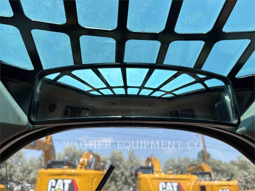 CAT 262D3 لوادر انزلاقية التوجيه