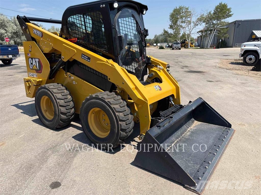 CAT 262D3 لوادر انزلاقية التوجيه