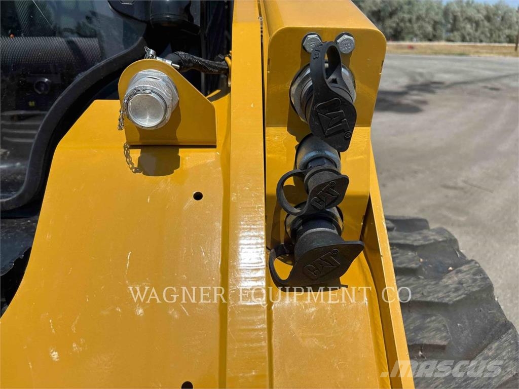 CAT 262D3 لوادر انزلاقية التوجيه