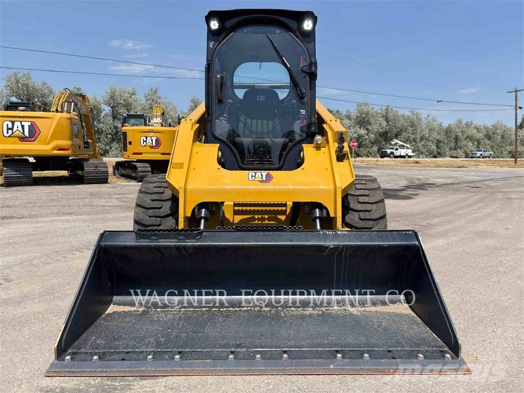 CAT 262D3 لوادر انزلاقية التوجيه