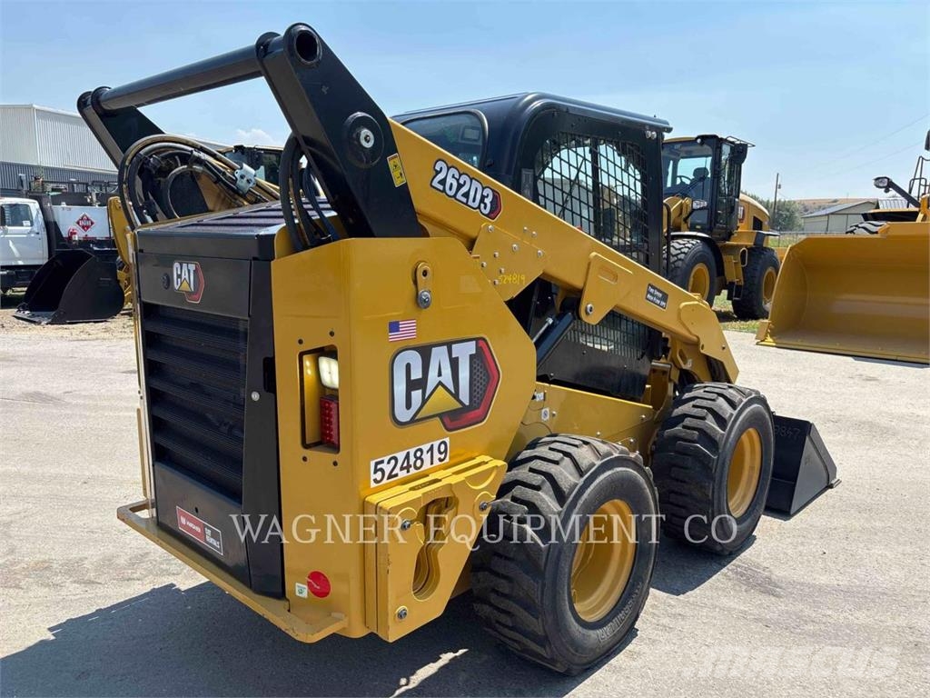 CAT 262D3 لوادر انزلاقية التوجيه