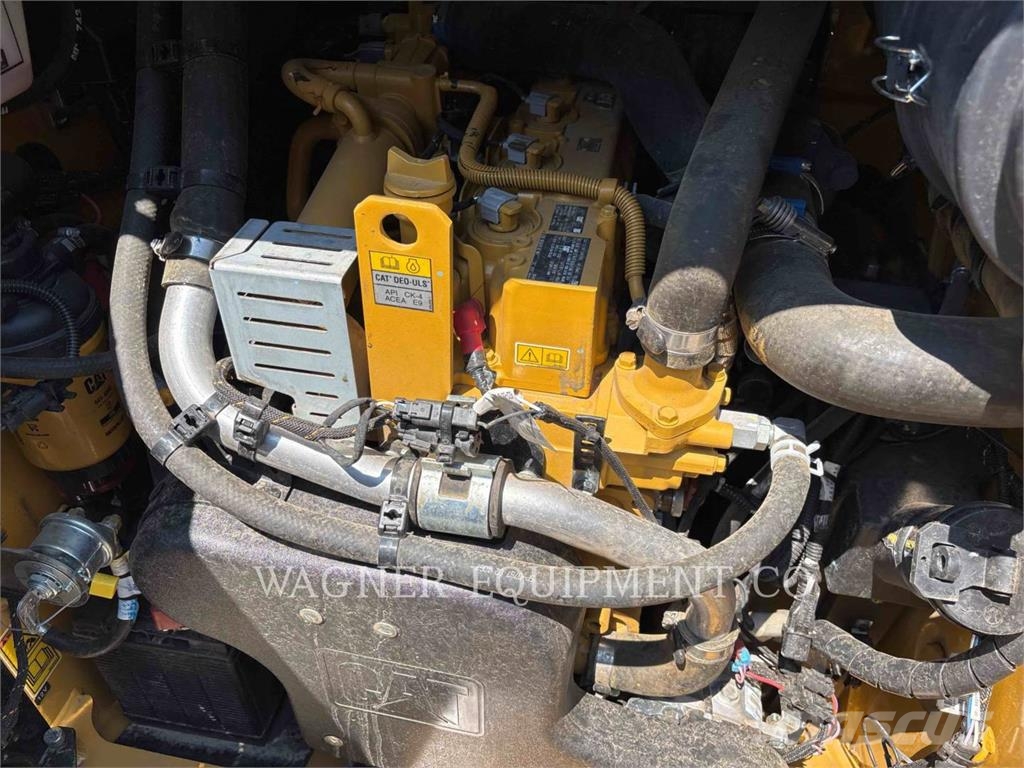 CAT 262D3 لوادر انزلاقية التوجيه