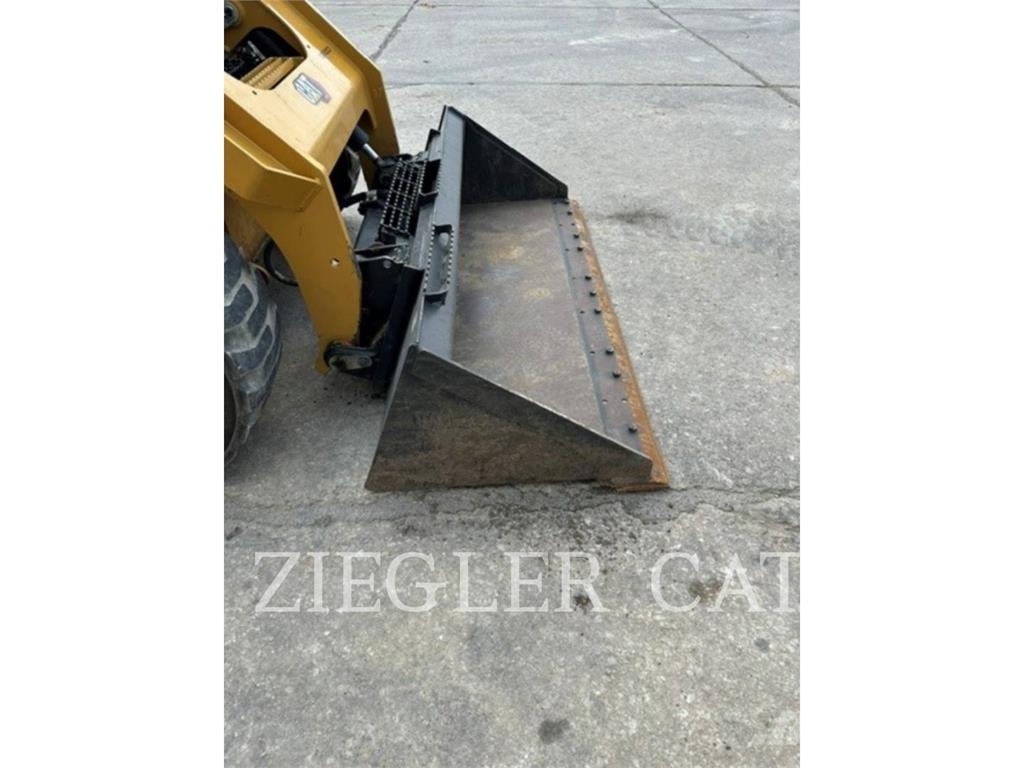 CAT 262D3 Kompaktrakodók