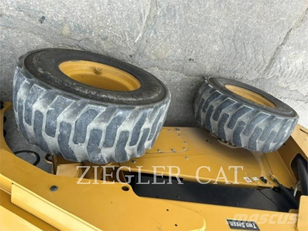 CAT 262D3 Kompaktrakodók