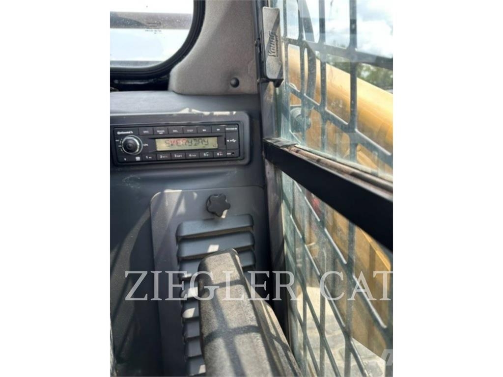 CAT 262D3 Kompaktrakodók