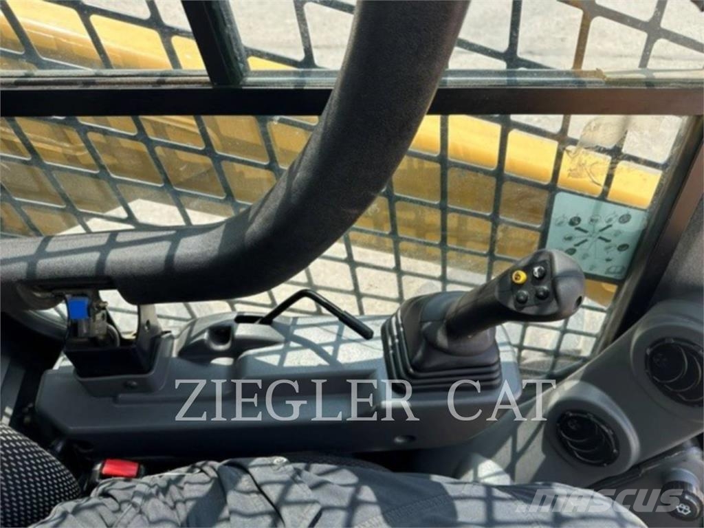 CAT 262D3 Kompaktrakodók