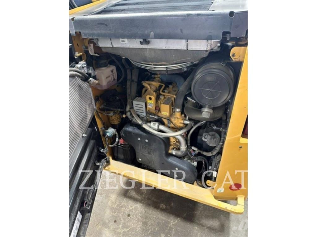 CAT 262D3 Kompaktrakodók